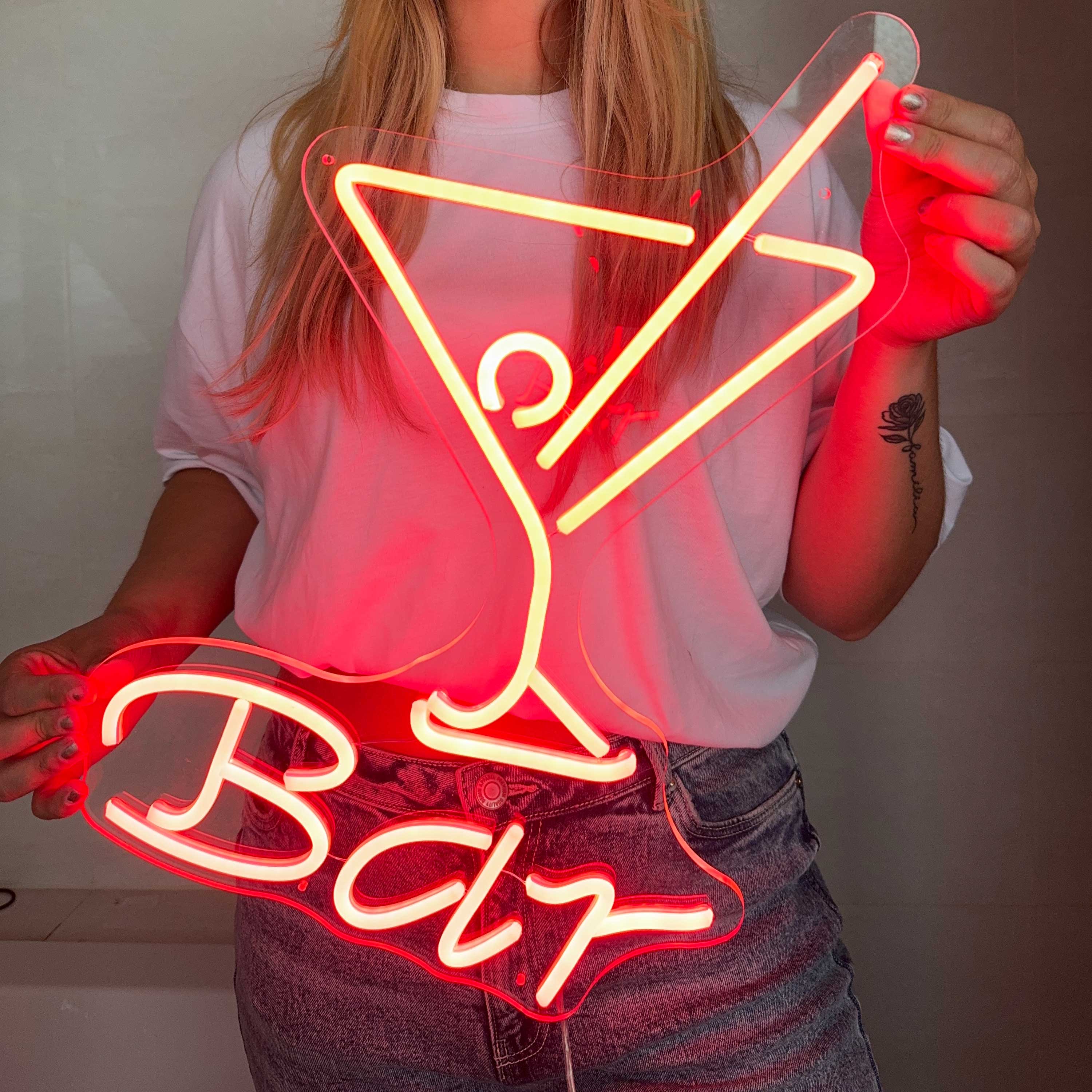 Neon Verlichting Cocktail Bar (Buiten +20%)