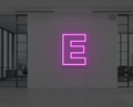 neon-letter-e-roze